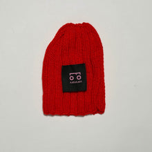 Load image into Gallery viewer, HANDMADE BEANIES <3