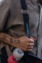 Load image into Gallery viewer, Rolalola Vegan Leather Skate Leash
